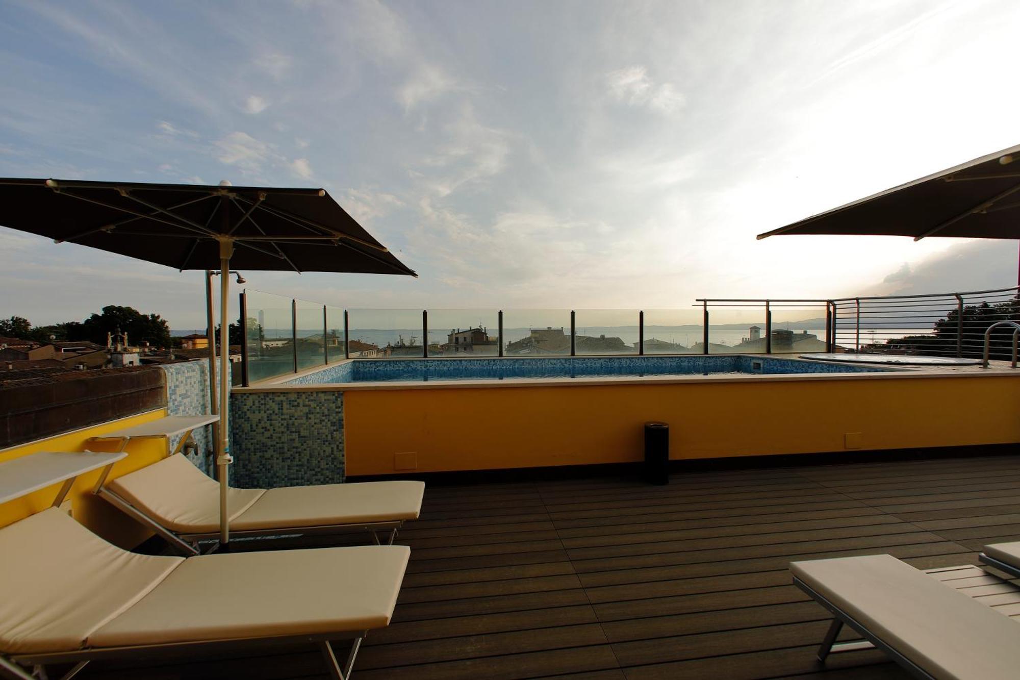 Hotel Namia By Dori Bardolino Extérieur photo